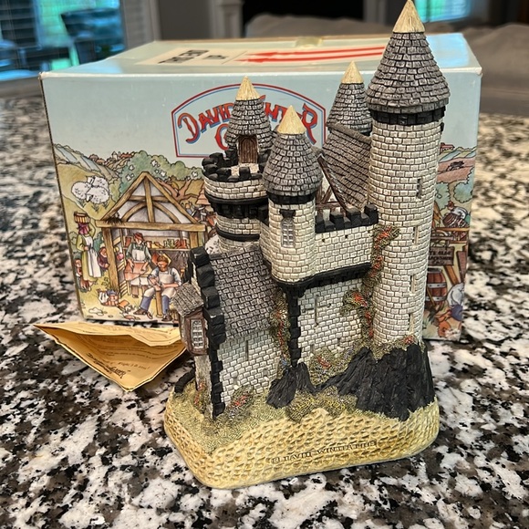 David Winter Cottages Macbeth’s Castle - Picture 2 of 5